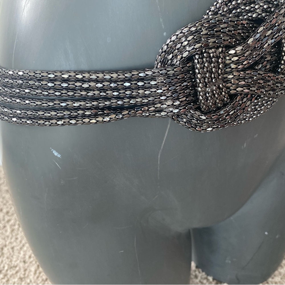 Danier Metallic Beaded Knot Belt/ woman’s one size - Picture 4 of 12